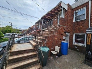 A great opportunity for an end user or investor! Perfect home - photo 3