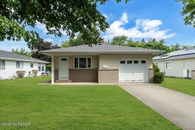Some houses are just addresses. This one welcomes you from the - photo 19