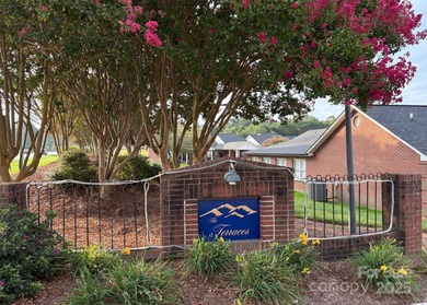 Lake Norman Townhome/Townhouse For Sale in Denver North Carolina