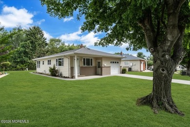 Some houses are just addresses. This one welcomes you from the - photo 22