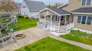 Lakefront with Spectacular sunset & sunrise Views! 5 bedrooms 3 - photo 27