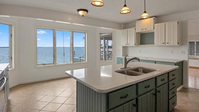Lakefront with Spectacular sunset & sunrise Views! 5 bedrooms 3 - photo 31