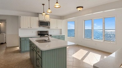 Lakefront with Spectacular sunset & sunrise Views! 5 bedrooms 3 - photo 32