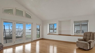 Lakefront with Spectacular sunset & sunrise Views! 5 bedrooms 3 - photo 33