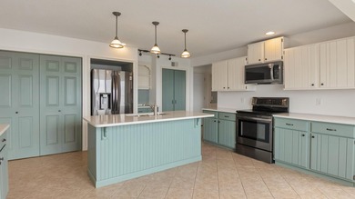 Lakefront with Spectacular sunset & sunrise Views! 5 bedrooms 3 - photo 42