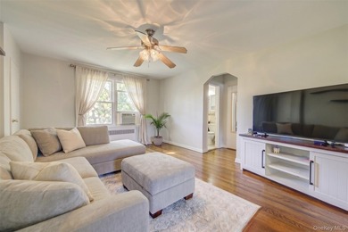 Welcome to this bright and airy retreat at quiet Baydale Tenants - photo 2