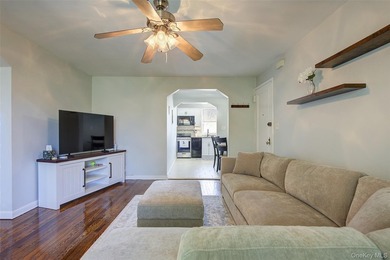 Welcome to this bright and airy retreat at quiet Baydale Tenants - photo 6