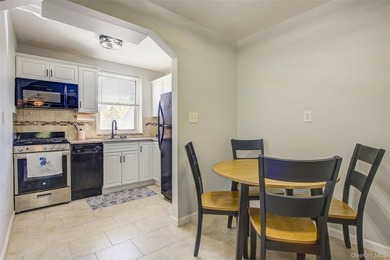 Welcome to this bright and airy retreat at quiet Baydale Tenants - photo 7