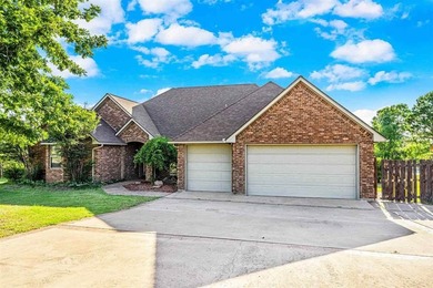 Welcome to 5 Quanah Mountain Road in the desirable Oak Meadows - photo 1
