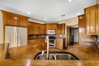 Welcome to 5 Quanah Mountain Road in the desirable Oak Meadows - photo 10