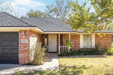 Cedar Creek Lake Home For Sale in Gun Barrel City Texas