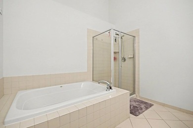 STUNNING BOWES CREEK COUNTRY CLUB TOWNHOME WITH NO EXPENSE - photo 15