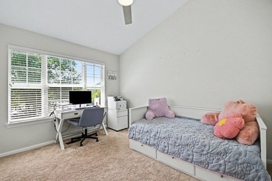 STUNNING BOWES CREEK COUNTRY CLUB TOWNHOME WITH NO EXPENSE - photo 17