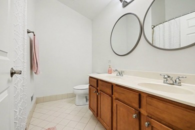 STUNNING BOWES CREEK COUNTRY CLUB TOWNHOME WITH NO EXPENSE - photo 18