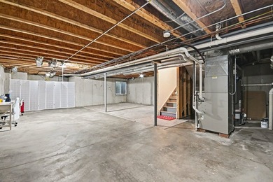 STUNNING BOWES CREEK COUNTRY CLUB TOWNHOME WITH NO EXPENSE - photo 23