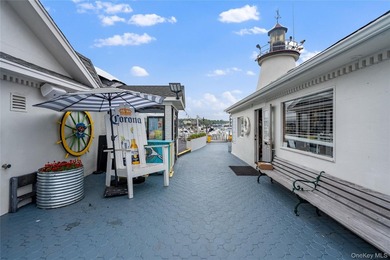 Start living your waterfront lifestyle today! This floating - photo 4