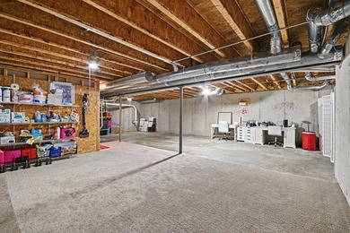 STUNNING BOWES CREEK COUNTRY CLUB TOWNHOME WITH NO EXPENSE - photo 24