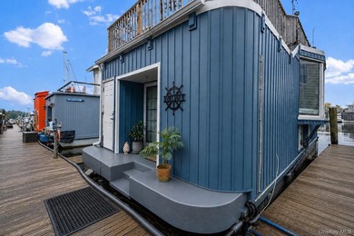 Start living your waterfront lifestyle today! This floating - photo 8