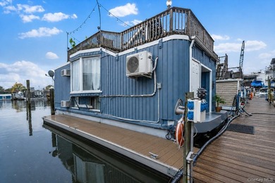 Start living your waterfront lifestyle today! This floating - photo 9