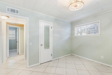 Fantastic one-of-a-kind Florida beach cottage located in the - photo 22