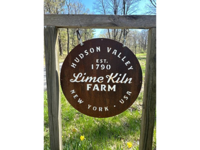 (pending lake) Home For Sale in West Coxsackie New York