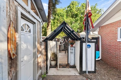 Fantastic one-of-a-kind Florida beach cottage located in the - photo 44