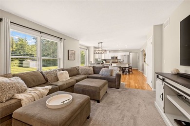 Welcome to this beautifully updated 4 bedroom, 2.5 bath Colonial - photo 4