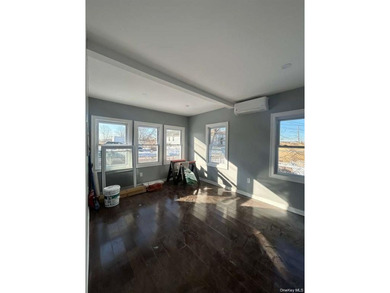 This amazing fully renovated house has on the 1st fl: 4 bedroom - photo 5