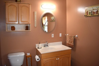 Welcome to this beautiful, sun-filled home designed for both - photo 22