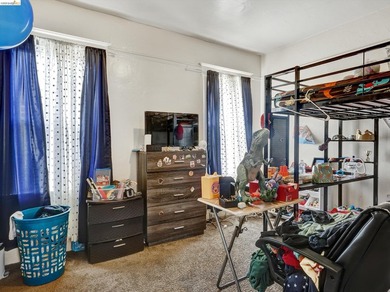 Conveniently located triplex near Children's Hospital and BART - photo 12