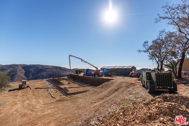 Striking James Bond-esque compound, artfully located on 20 acres - photo 13