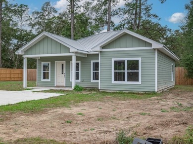 Lake Home For Sale in Crawfordville, Florida