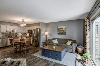 Inviting and stylish condo offers conveniences and worry-free - photo 3