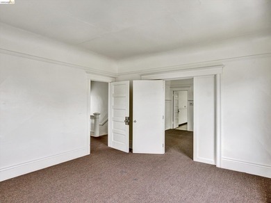 Conveniently located triplex near Children's Hospital and BART - photo 34