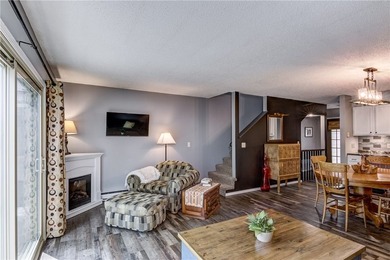Inviting and stylish condo offers conveniences and worry-free - photo 4