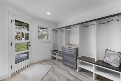 Welcome to modern perfection in coveted Maple Bluff. This - photo 35