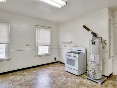 Conveniently located triplex near Children's Hospital and BART - photo 36