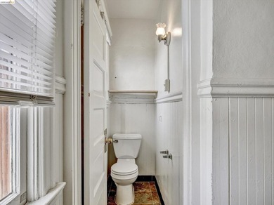 Conveniently located triplex near Children's Hospital and BART - photo 39