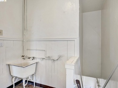 Conveniently located triplex near Children's Hospital and BART - photo 40