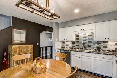 Inviting and stylish condo offers conveniences and worry-free - photo 10