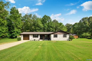 Lake Home For Sale in Guntersville, Alabama