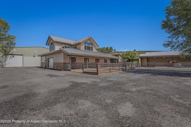 Welcome to Paradise Ridge. This 70-acre Missouri Heights ranch - photo 6