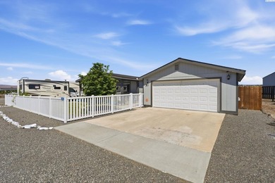 Located in Desert Aire - a Columbia River community known for - photo 2