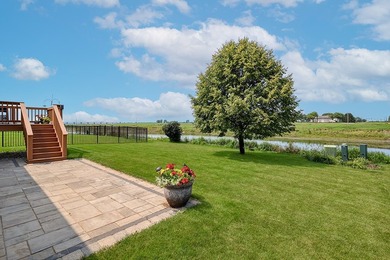 Exceptional custom ranch on a premium lookout lot, showcasing - photo 2