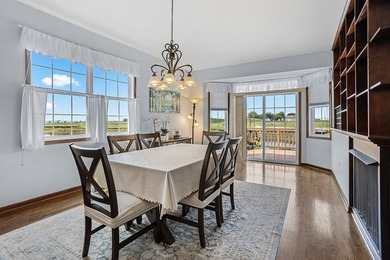 Exceptional custom ranch on a premium lookout lot, showcasing - photo 6
