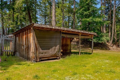 A remarkable home on a spectacular piece of land. This passion - photo 39