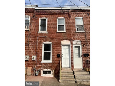 (private lake, pond, coastal) Townhome/Townhouse Sale Pending in Wilmington Delaware