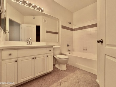 LIVE in the HEART OF PHOENIX/BILTMORE AREA ** Nice 2 bedroom 2