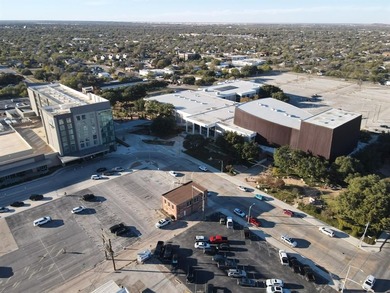 Prime commercial building in the vibrant heart of downtown
