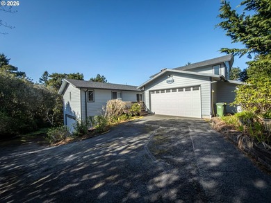 Large, tri-level home with views of the Siuslaw River, seasonal - photo 4